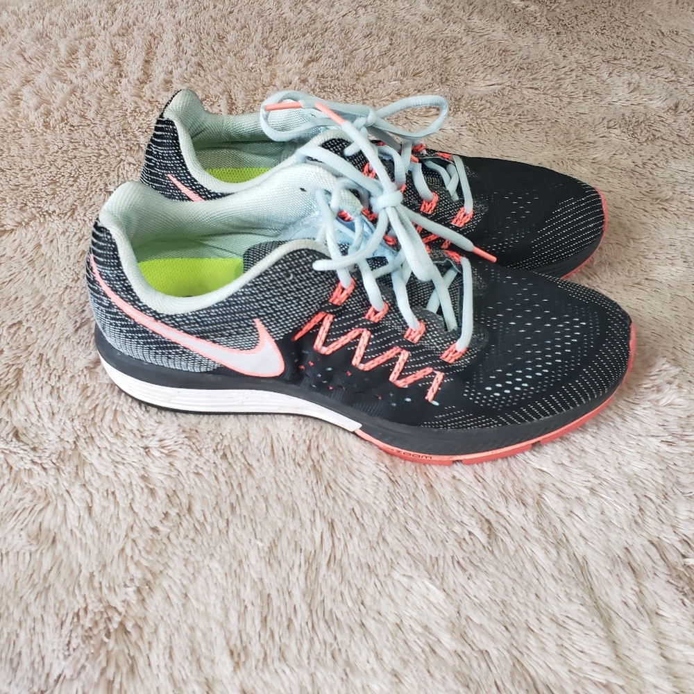 Nike Zoom Vomero running shoes blue gray pink 10.5